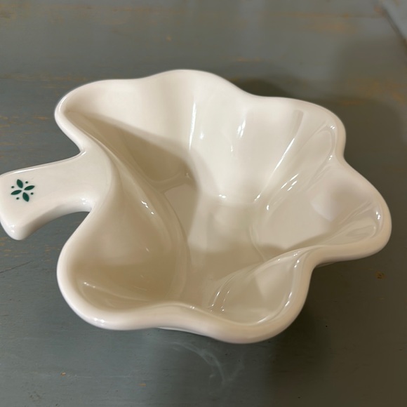 Longaberger St. Patrick’s Day shamrock pottery dish. New. Never used. - Picture 3 of 5